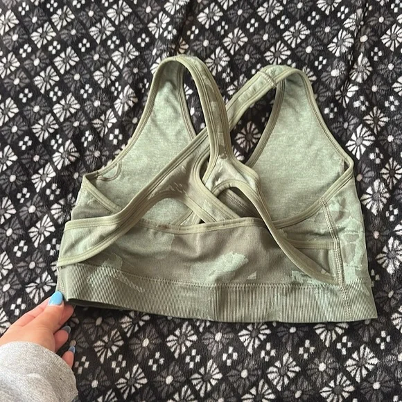 Gymshark Sports Bra - Picture 2 of 3